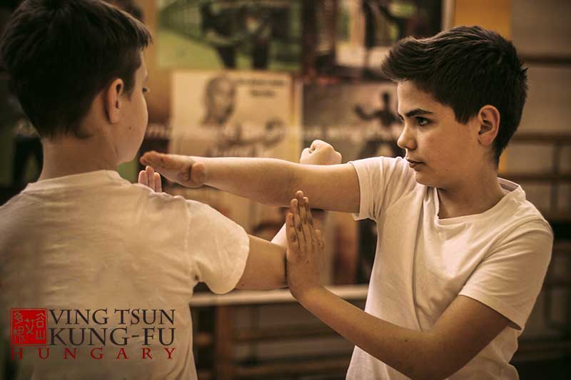 Gyermekek sportolás közben a Kőbányai Ving Tsun Önvédelmi edzésen